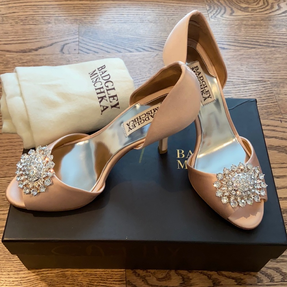 NEW Badgley Mischka size 5.5 shoes pink